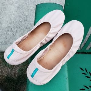 Pre owned tieks ,in great condition